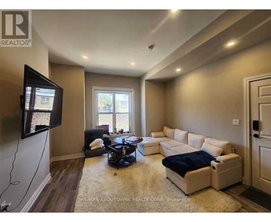 1A - 498 MAIN STREET E 1 Home, Multifamily, Fourplex for Rent - Photo gallery 3