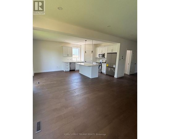 UPPER - 406 FOREST LAWN AVENUE 3 Beds Home, Multifamily, Duplex for Rent - Photo gallery 5