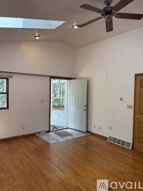 443 2 Mile Avenue 1 Condo for Rent - Photo gallery 2