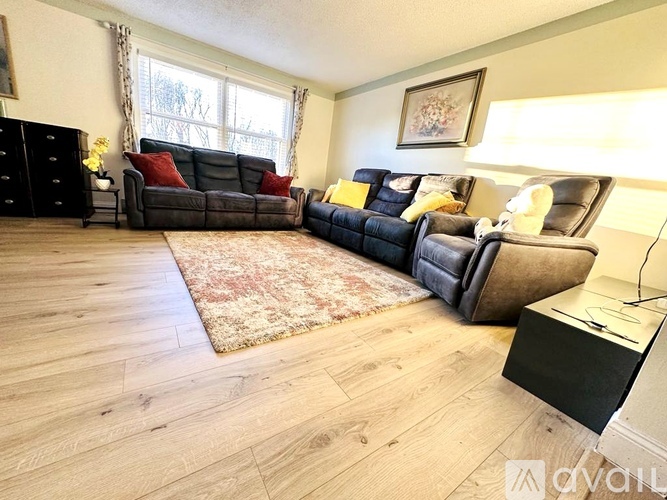 102 Charles St 3 Beds Townhouse for Rent - Photo gallery 3