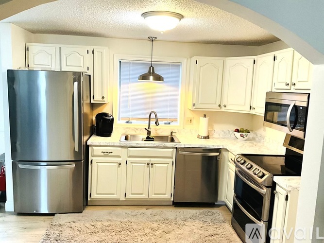 102 Charles St 3 Beds Townhouse for Rent - Photo gallery 5