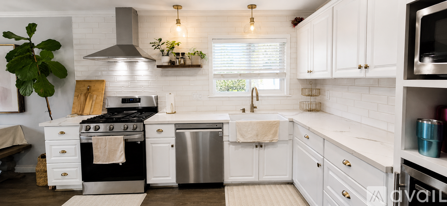 27200 Lancebrook Dr 4 Beds Single Family Home for Rent - Photo gallery 4