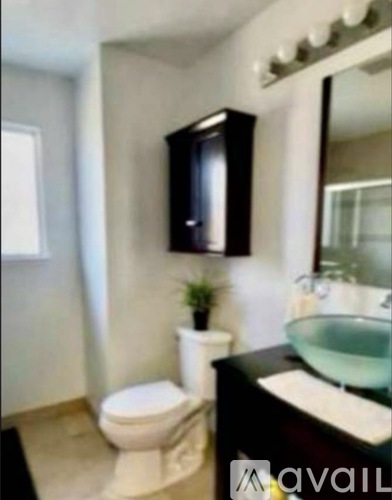 2828 Hillcrest Ave 1 Single Family Home for Rent - Photo gallery 3