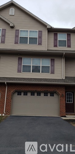 6428 Creekbend Dr 3 Beds Townhouse for Rent - Photo gallery 1