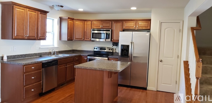 6428 Creekbend Dr 3 Beds Townhouse for Rent - Photo gallery 5