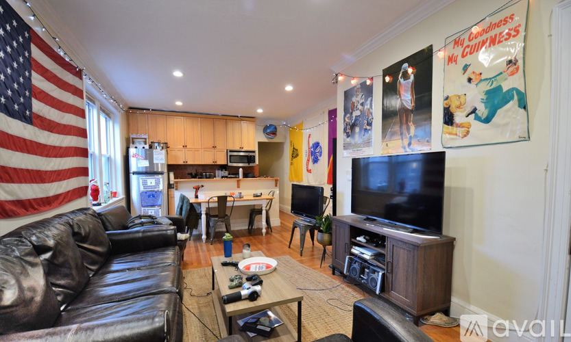 73 Thatcher St 4 Beds Apartment for Rent - Photo gallery 1