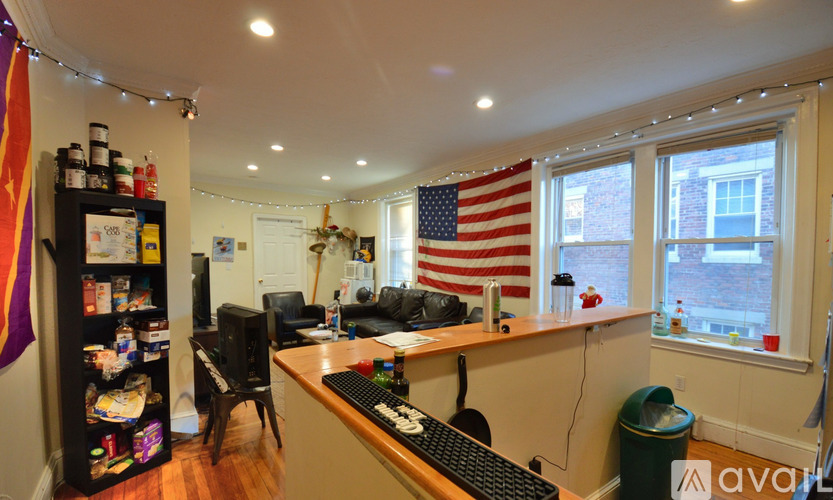 73 Thatcher St 4 Beds Apartment for Rent - Photo gallery 3