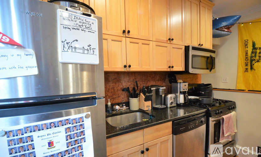 73 Thatcher St 4 Beds Apartment for Rent - Photo gallery 5