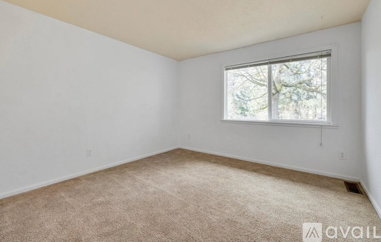 14765 Southwest Wheaton Lane 3 Beds Single Family Home for Rent - Photo gallery 3