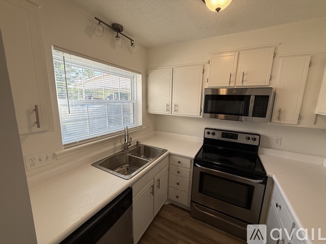 2235 Shadow Valley Road 3 Beds Townhouse for Rent - Photo gallery 2