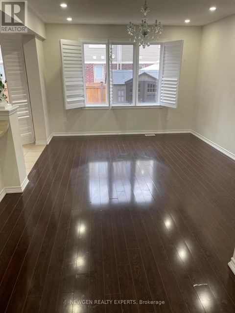 33 BANNISTER CRESCENT 4 Beds Apartment for Rent