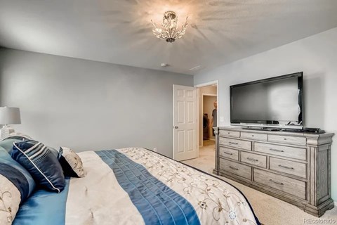 2212 Shadow Creek Drive 4 Beds Apartment for Rent