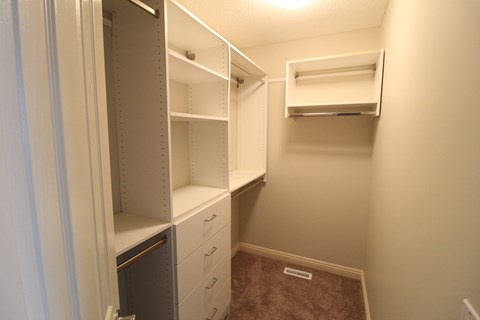 105 Cranleigh Bay SE 3 Beds Apartment for Rent