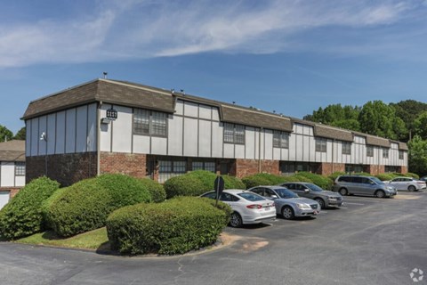 3251 Washington Road 2-4 Beds Apartment for Rent