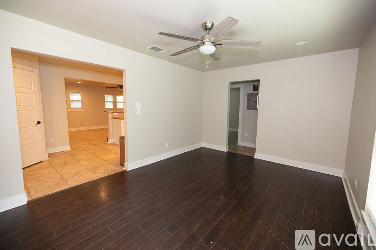 231 N Guilford Dr 3 Beds Single Family Home for Rent - Photo gallery 4