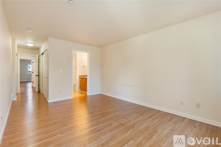 12406 Southeast 31st Street Unit 202 2 Beds Single Family Home for Rent - Photo gallery 1