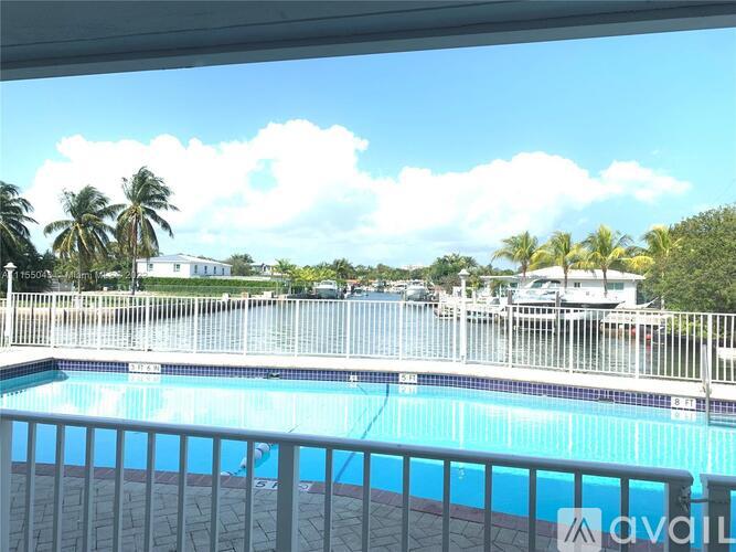 2225 Northeast 123rd Street 2 Beds Condo for Rent - Photo gallery 1