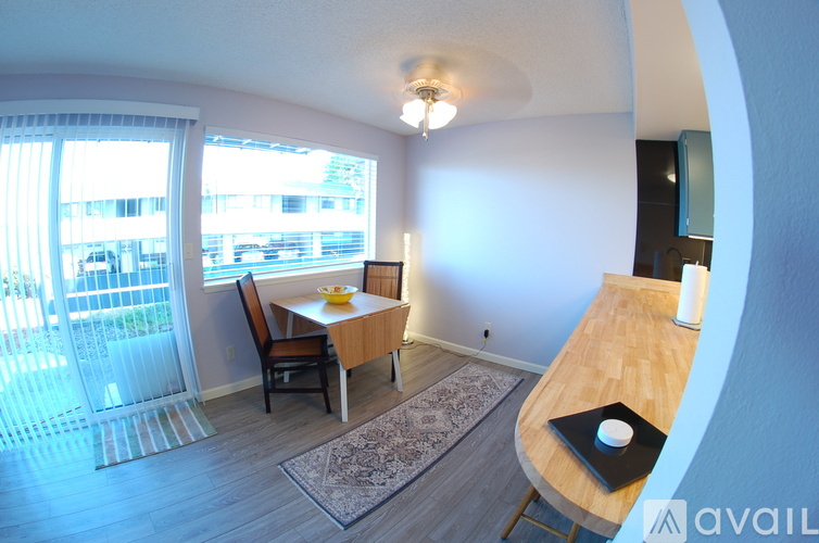 103 Rockwell Avenue 2 Beds Condo for Rent - Photo gallery 3