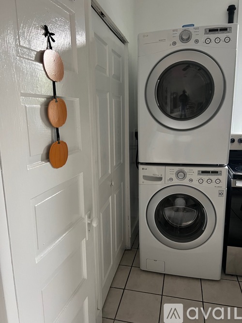 938 800 E 3 Beds Apartment for Rent - Photo gallery 3