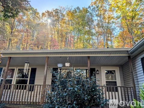 25 Silver Maple Ln 3 Beds Apartment for Rent