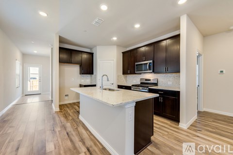 102 Monarch Wy 4 Beds Apartment for Rent