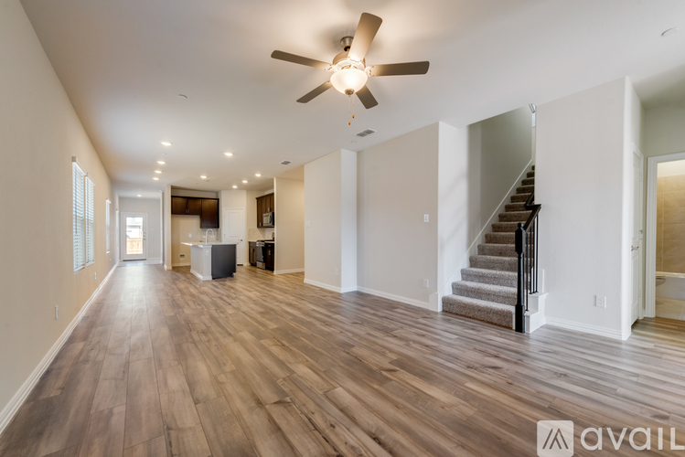 102 Monarch Wy 4 Beds Single Family Home for Rent - Photo gallery 4