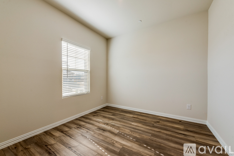 102 Monarch Wy 4 Beds Single Family Home for Rent - Photo gallery 5