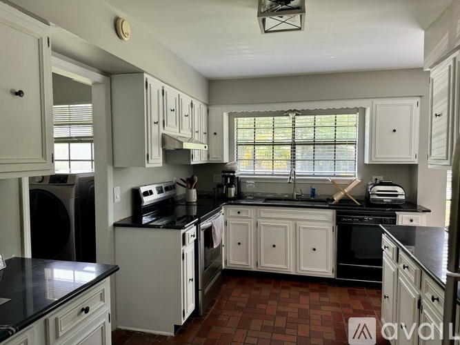 7725 Mamalu Place 2 Beds Single Family Home for Rent - Photo gallery 4