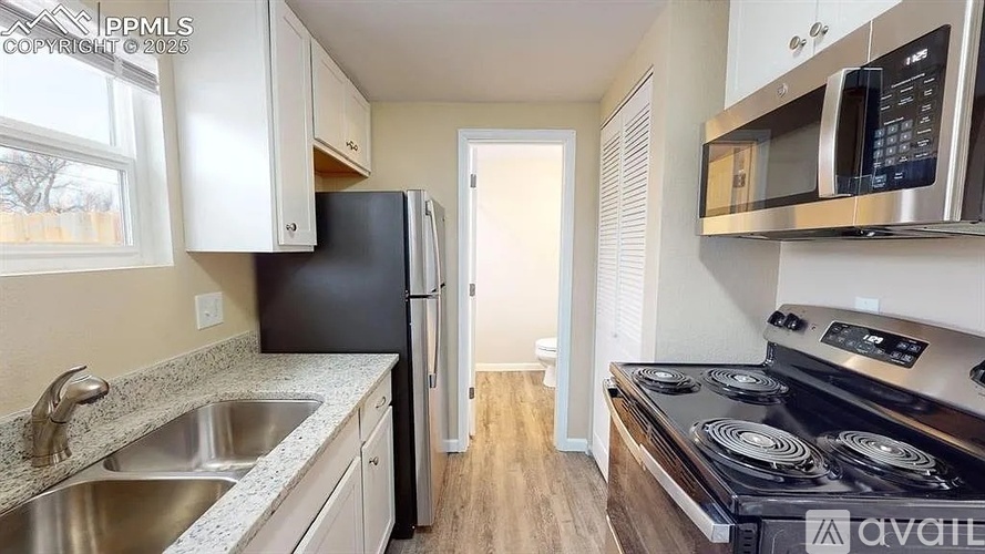 2411 East Saint Vrain Street 2 Beds Apartment for Rent - Photo gallery 2