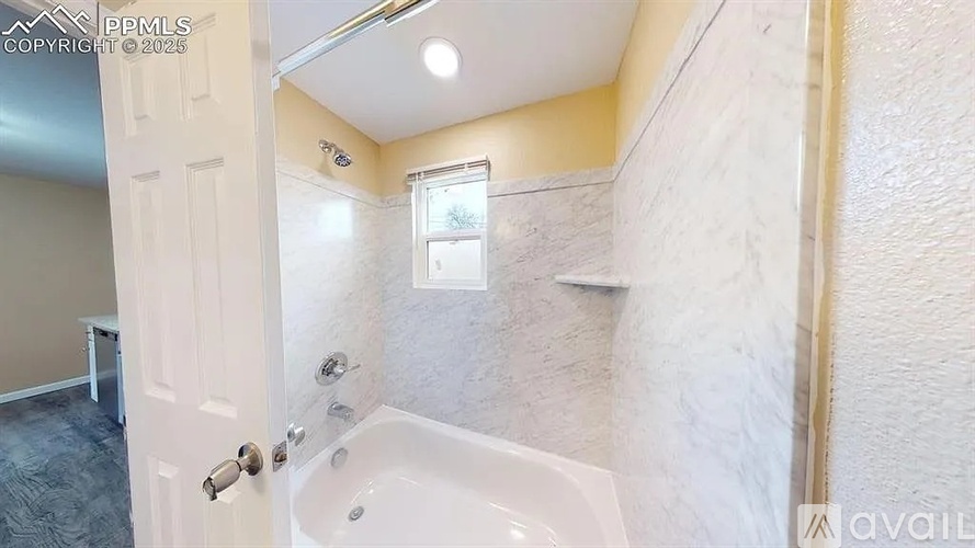 2411 East Saint Vrain Street 2 Beds Apartment for Rent - Photo gallery 3