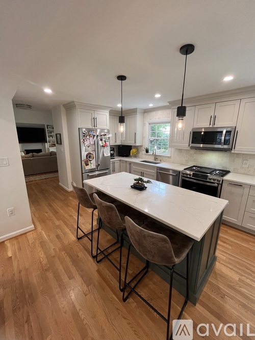 8612 Yardley Drive 4 Beds Single Family Home for Rent - Photo gallery 2