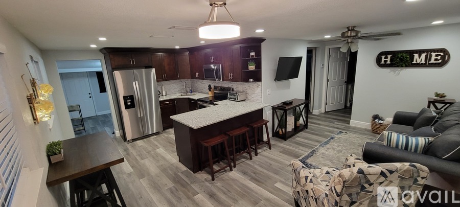 6802 North Boulevard 2 Beds Single Family Home for Rent - Photo gallery 3