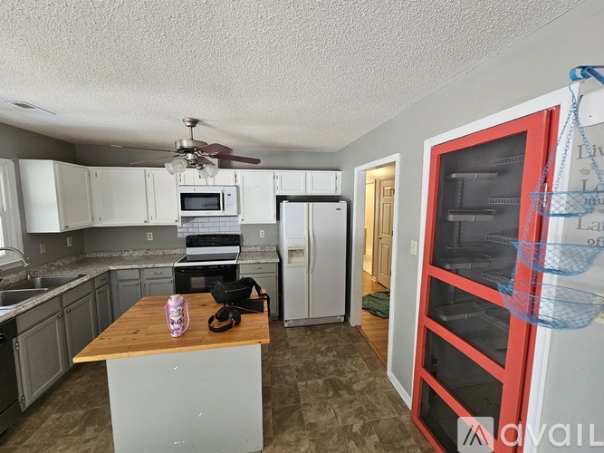 104 James Hellen Court 3 Beds Single Family Home for Rent - Photo gallery 3