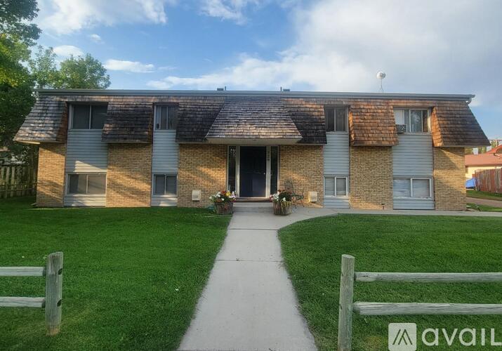 729 Halbert Street 1 Apartment for Rent - Photo gallery 1