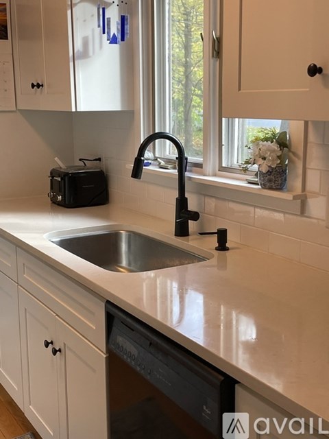 142 Burleigh Drive 4 Beds Apartment for Rent