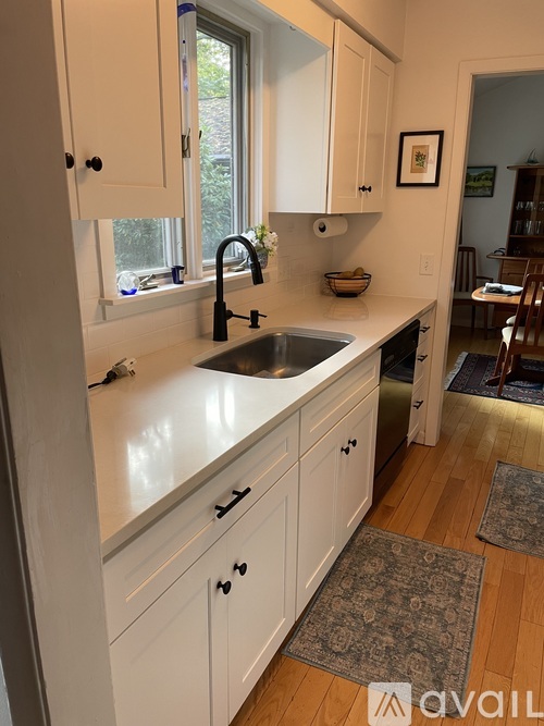 142 Burleigh Drive 4 Beds Single Family Home for Rent - Photo gallery 2