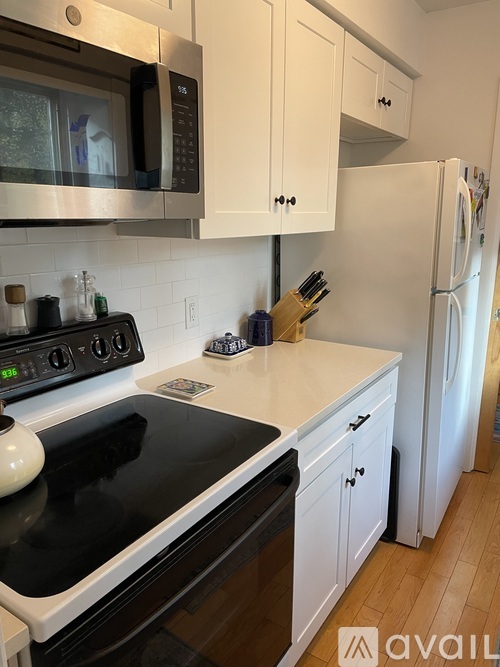 142 Burleigh Drive 4 Beds Single Family Home for Rent - Photo gallery 3