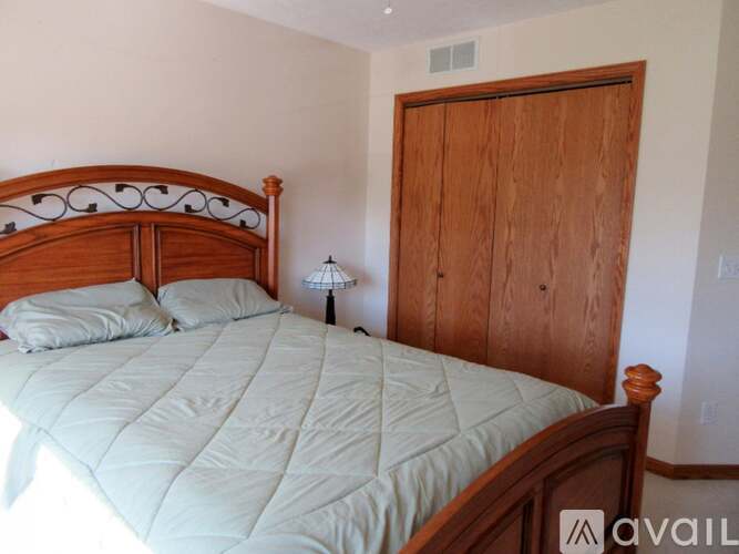 12912 Silver Springs Ln 4 Beds Single Family Home for Rent - Photo gallery 4