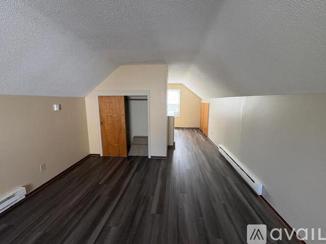 2627 Zenith Ave N 3 Beds Single Family Home for Rent - Photo gallery 5