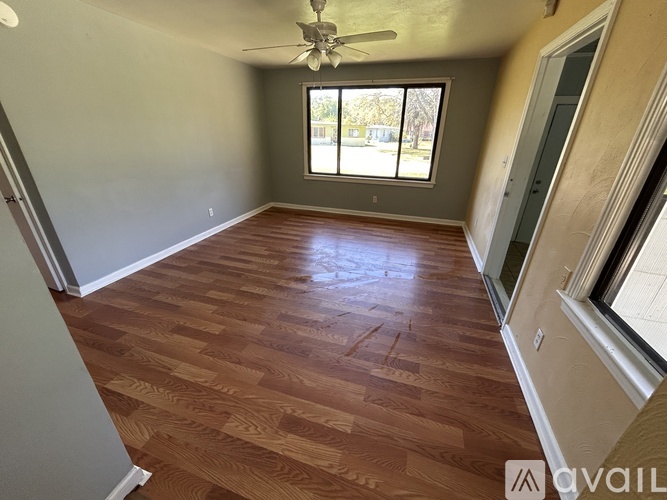 5565 Minosa Circle East 3 Beds Single Family Home for Rent - Photo gallery 5