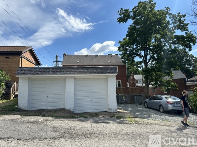 364 Broadmoor Avenue 3 Beds Townhouse for Rent - Photo gallery 5