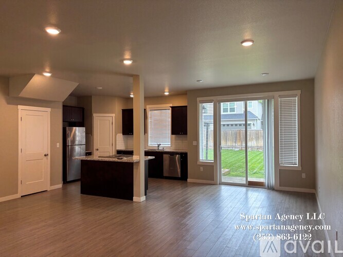 13512 95th Ave E 3 Beds Single Family Home for Rent - Photo gallery 3