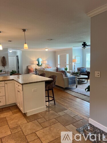 1207 Southeast 15th Street 3 Beds Single Family Home for Rent - Photo gallery 3