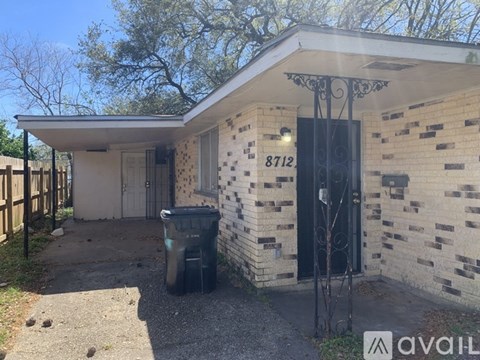 8712 Dinkins St 3 Beds Apartment for Rent