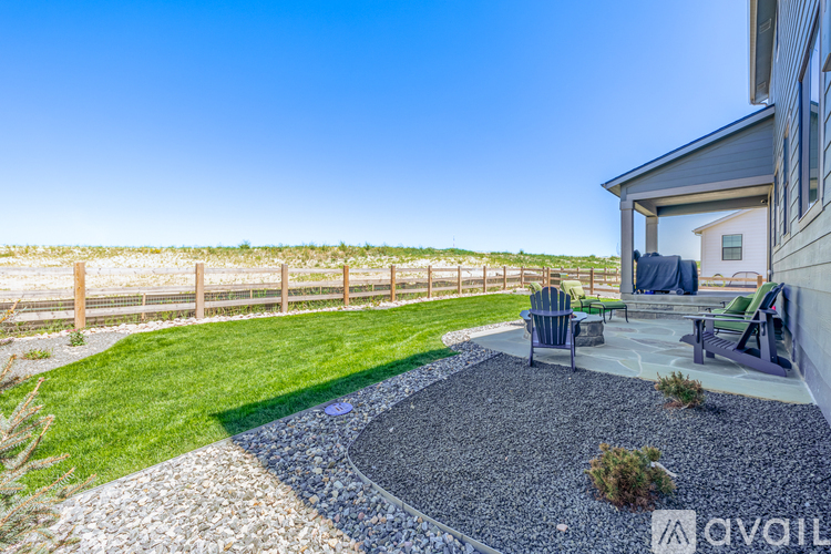 943 West Hopkins Drive 4 Beds Single Family Home for Rent - Photo gallery 2