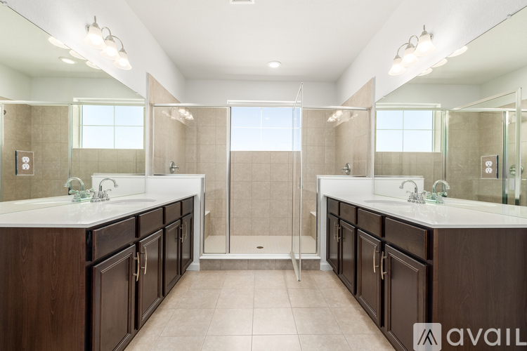 943 West Hopkins Drive 4 Beds Single Family Home for Rent - Photo gallery 4