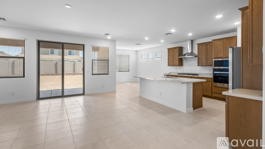 14832 W Honeysuckle Dr 4 Beds Single Family Home for Rent - Photo gallery 4