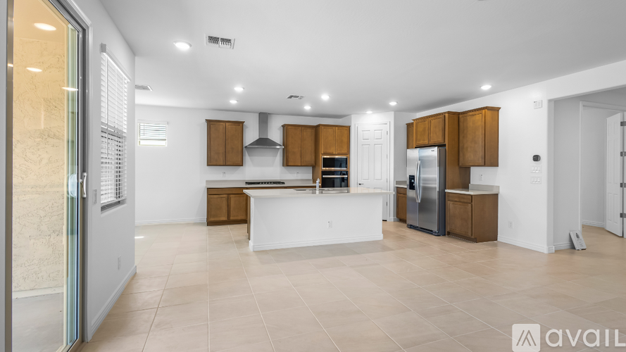 14832 W Honeysuckle Dr 4 Beds Single Family Home for Rent - Photo gallery 5