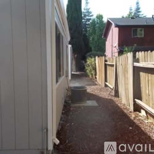2136 Union Avenue 2 Beds Single Family Home for Rent - Photo gallery 2