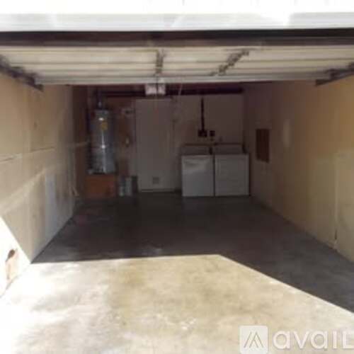 2136 Union Avenue 2 Beds Single Family Home for Rent - Photo gallery 3